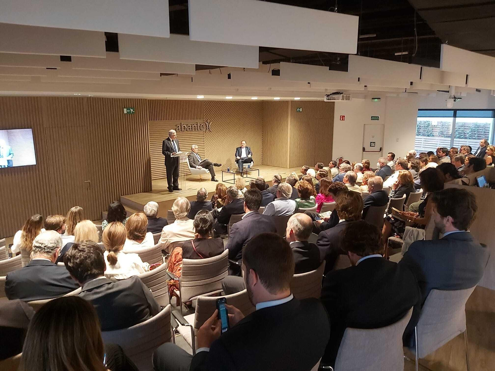 Presentada en Madrid la biografía política de Miguel Primo de Rivera y Urquijo