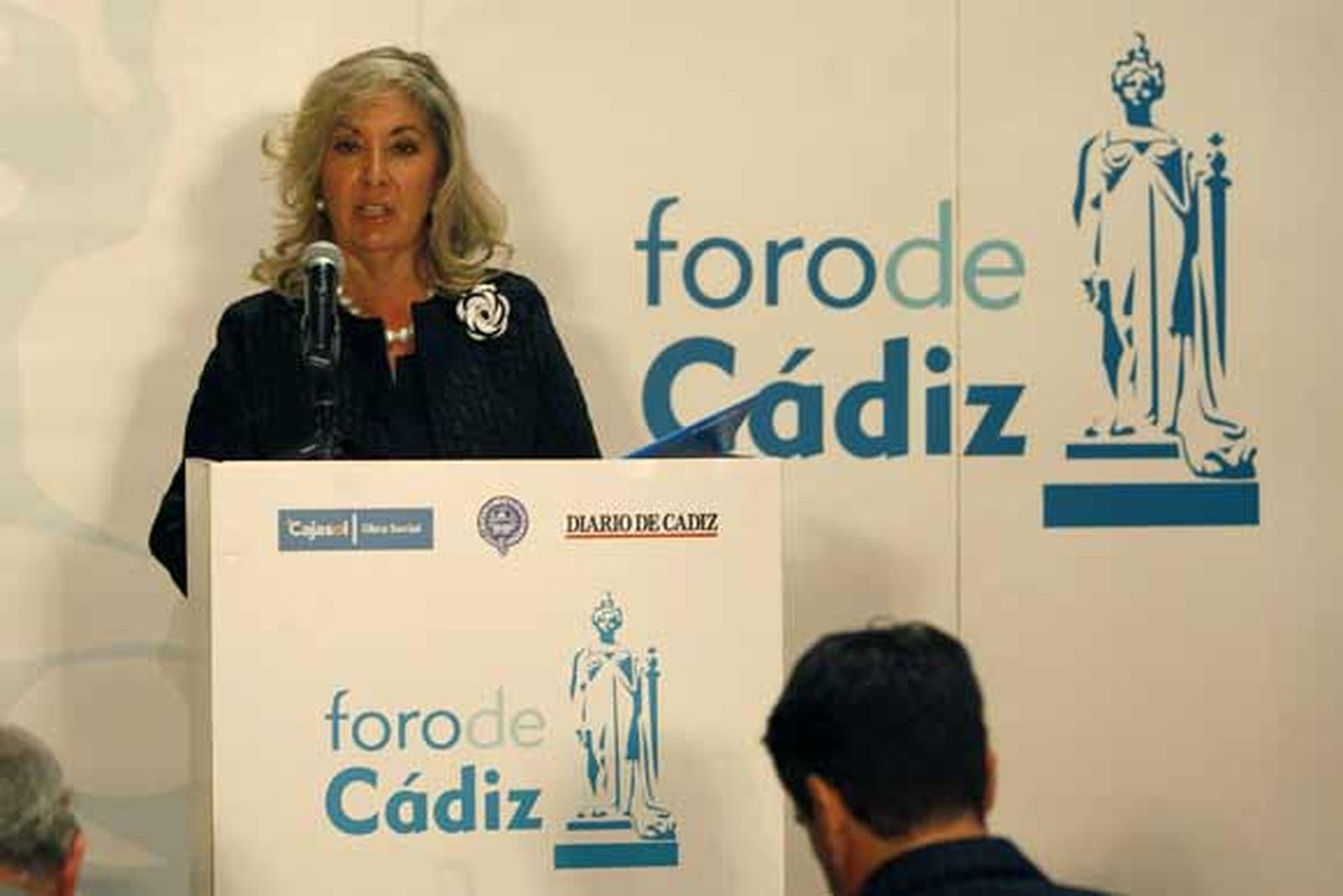 Presentación de María Gómez, de la Obra Social de Cajasol. 

Foto: Jose Braza