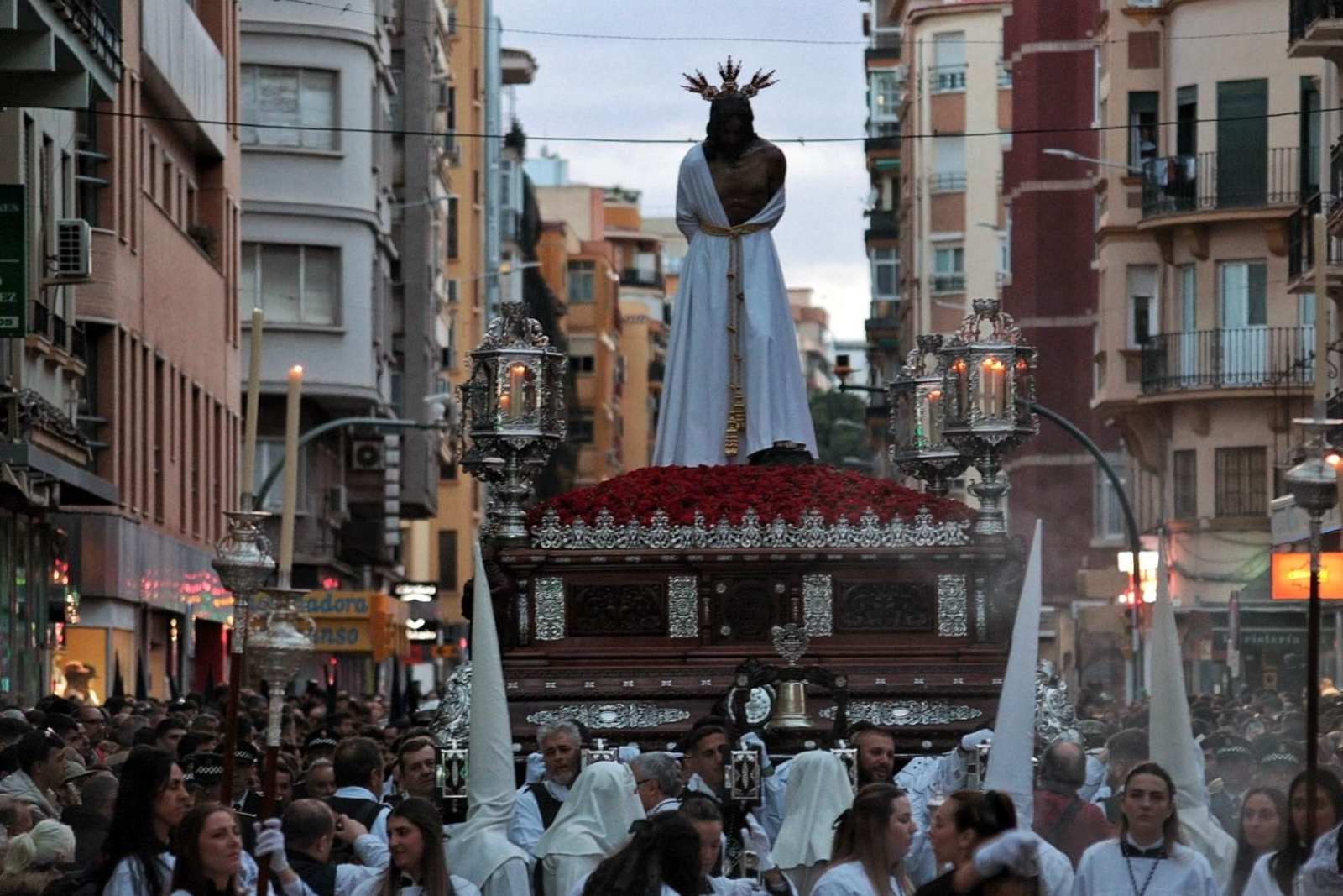Estrella y Humillación en el Martes Santo en Málaga, en imágenes