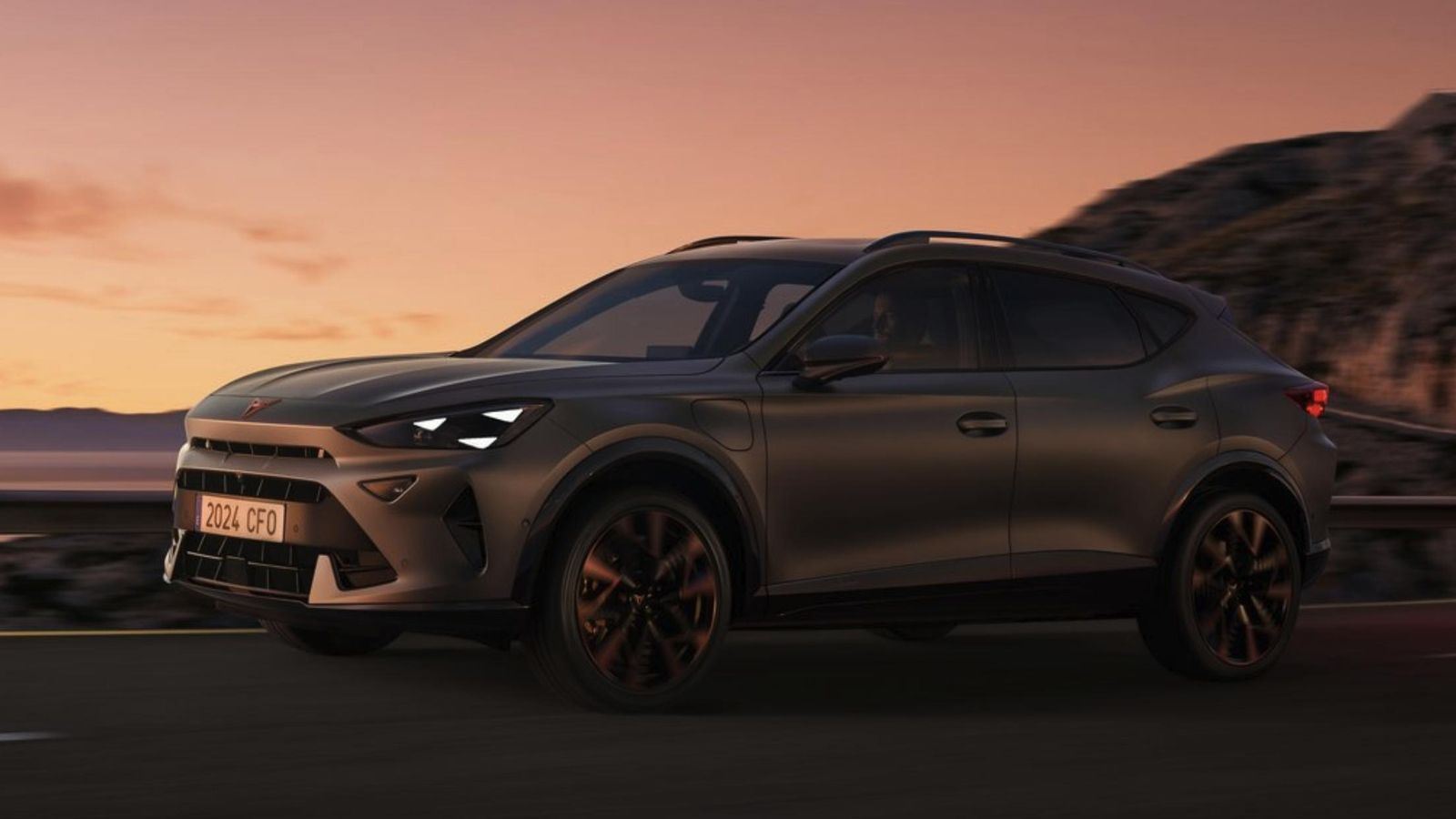 Prácticamente todos los motores del Formentor modifican su potencia. El que más, el híbrido enchufable más potente, ahora con 272 CV. Su autonomía eléctrica también crece.