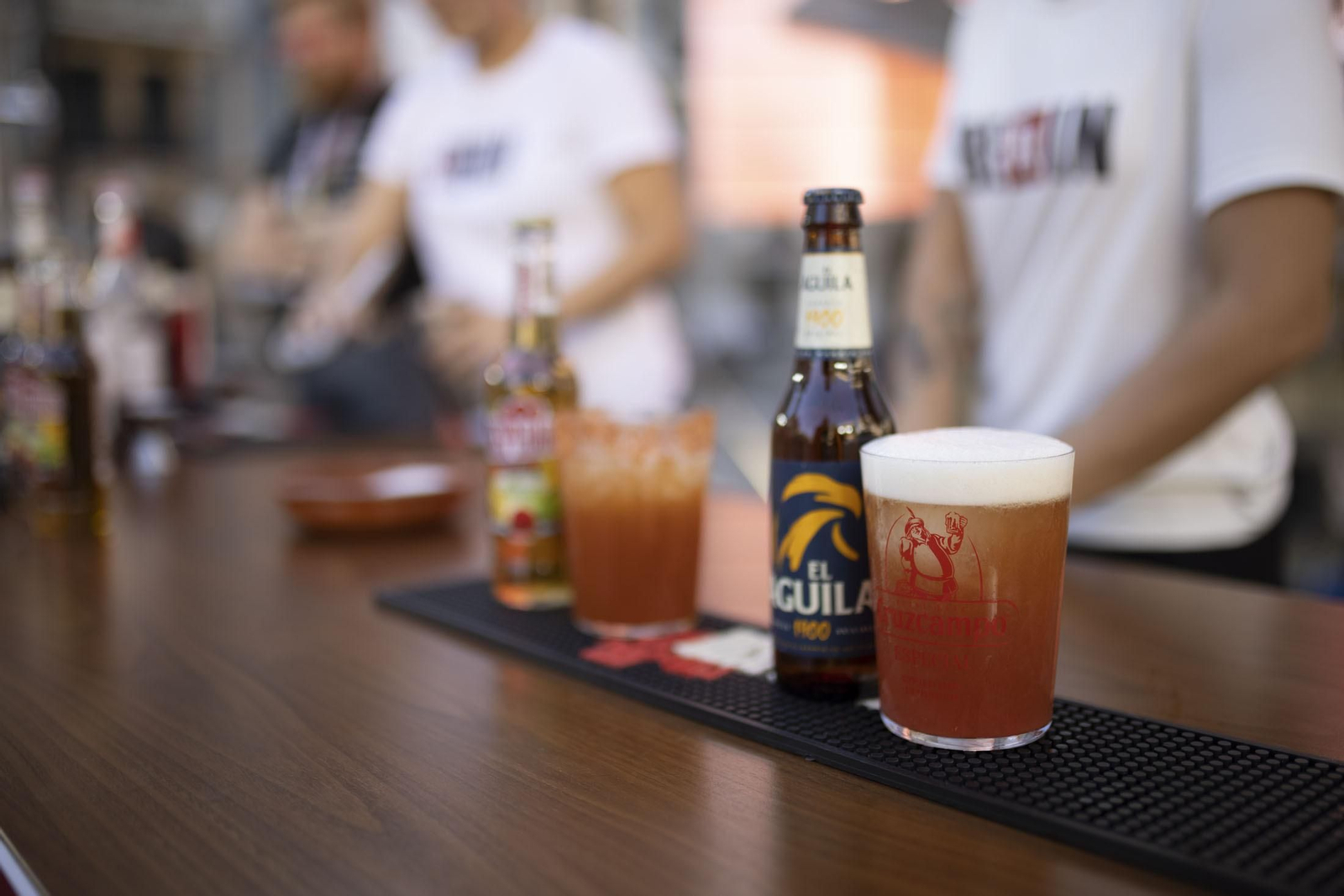 El Bar Berlín muestra su "coctelería cervecera" en la Plaza de las Monjas