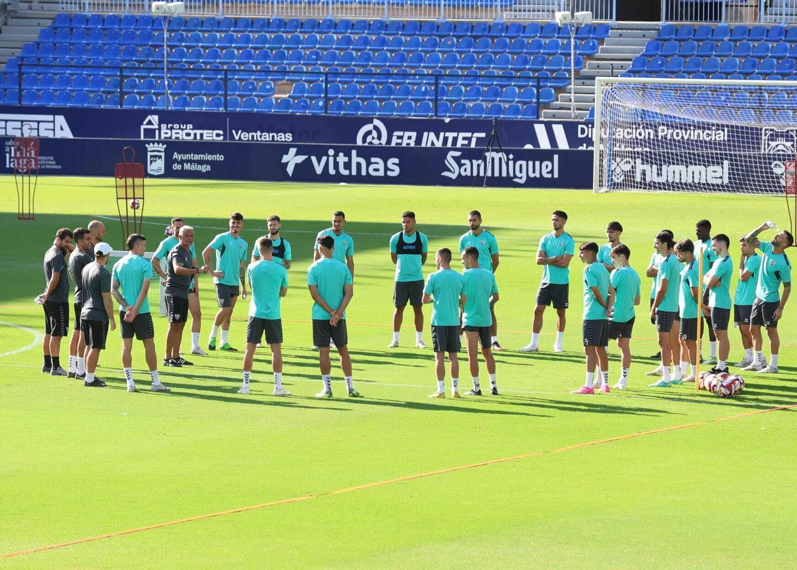 Las imágenes del entrenamiento del Málaga en La Rosaleda Las imágenes del entrenamiento del Málaga en La Rosaleda