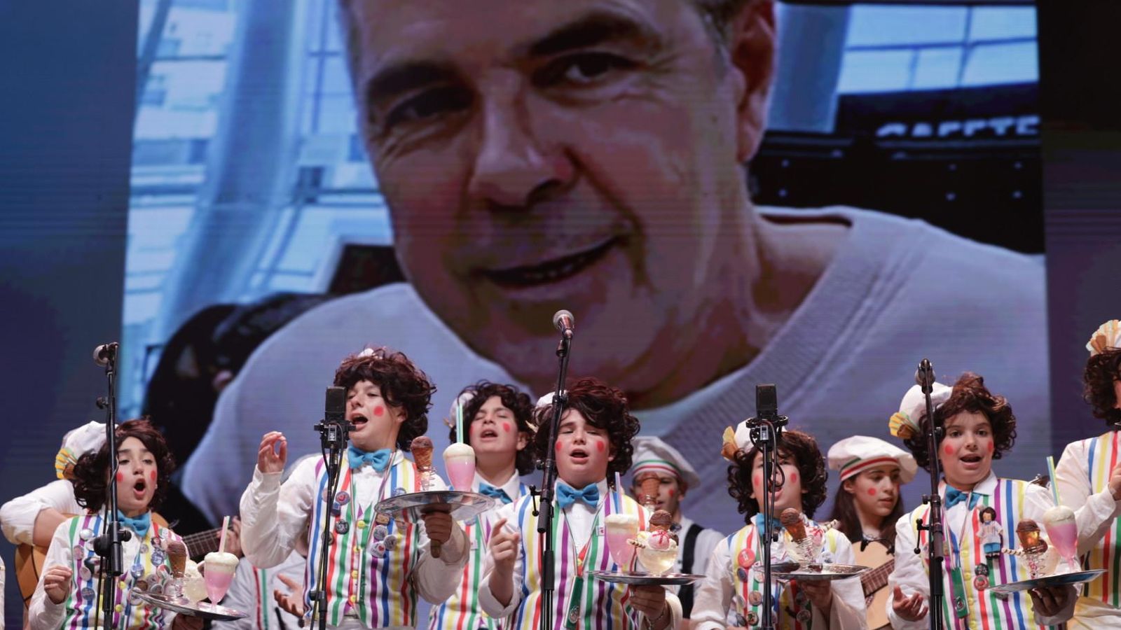 Búscate entre las mejores imágenes de la quema del dios Momo