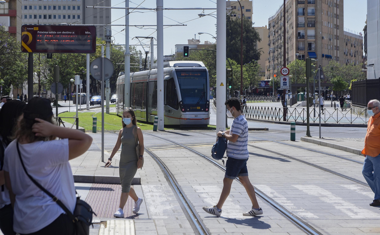 Parada de San Bernardo donde llega actualmente el tranvía desde Plaza Nueva.