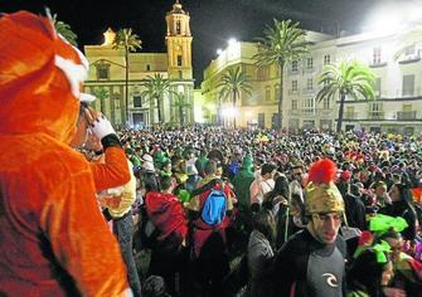 La plaza de la Catedral repleta de gente el primer sábado de Carnaval del año pasado.
