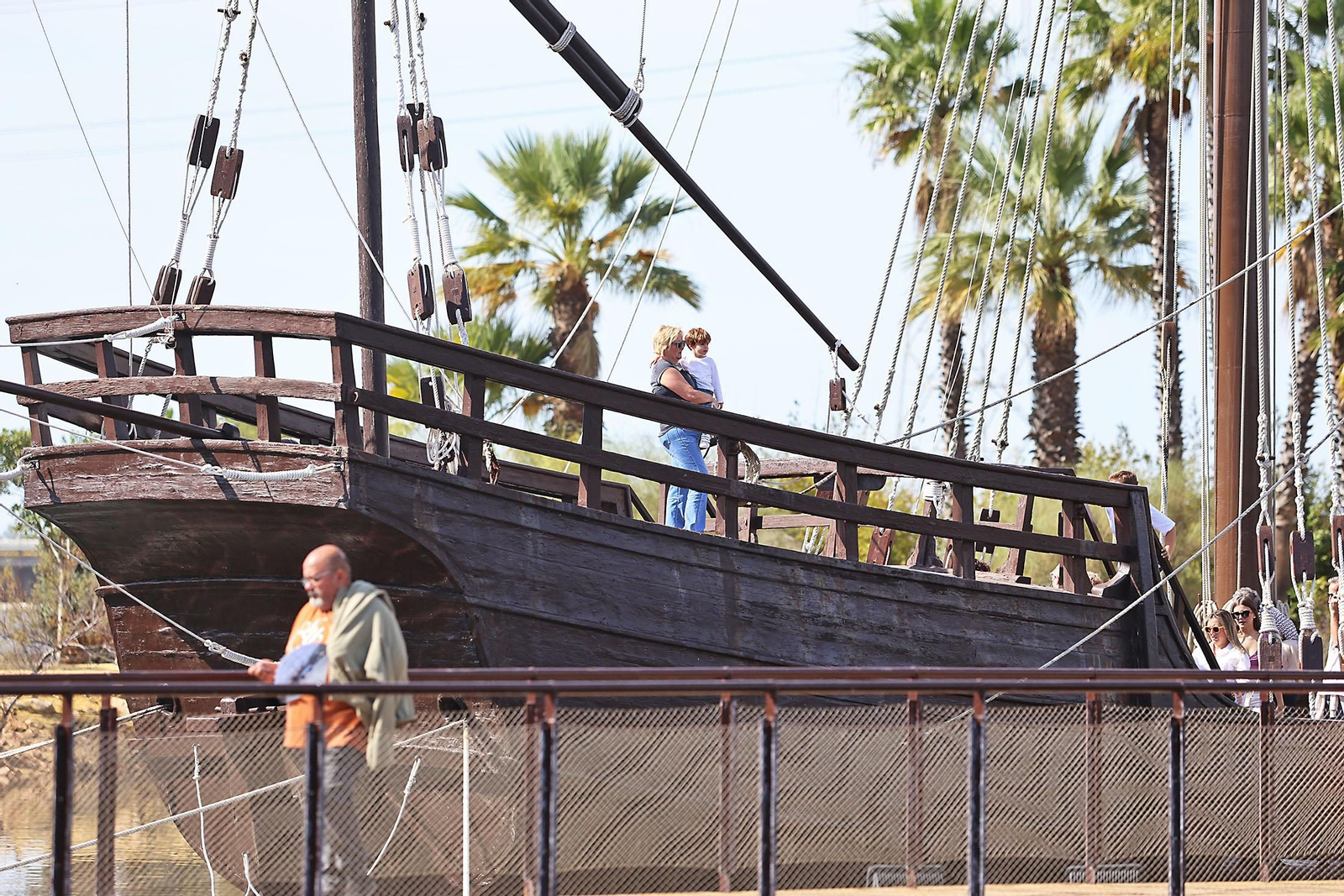 Imágenes de las Jornadas de puertas abiertas en el Muelle de las Carabelas