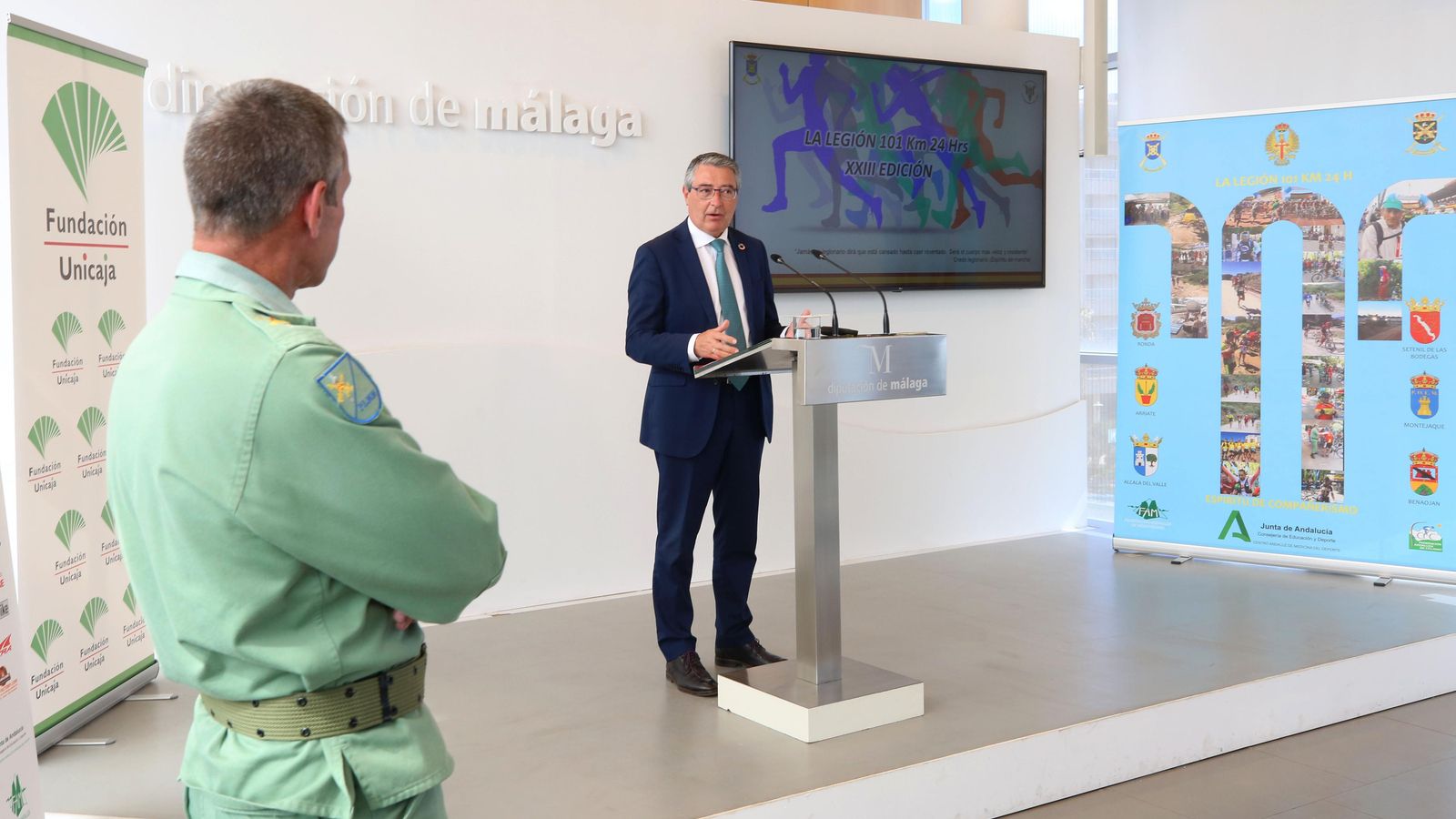 Francisco Salado, presenta la 23 edición de la carrera junto al coronel jefe del Tercio Alejandro Farnesio IV de La Legión, José De Meer.