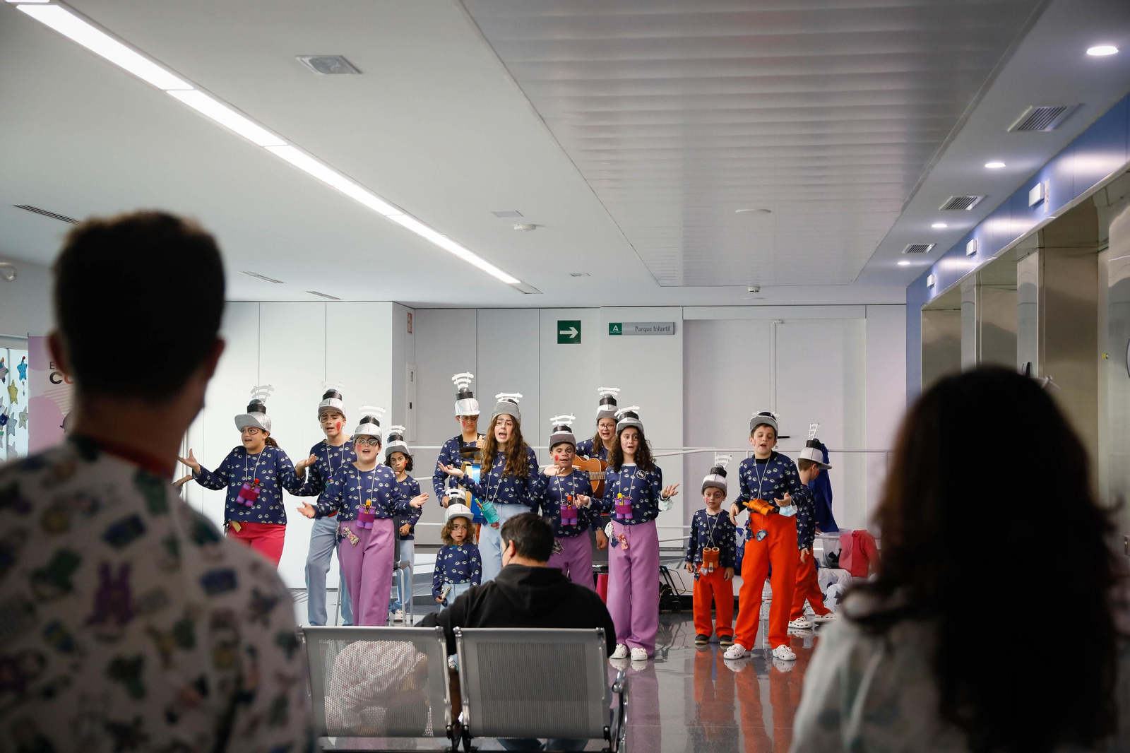 Carnaval para los niños y niñas del hospital Materno Infantil de Almería contado en imágenes