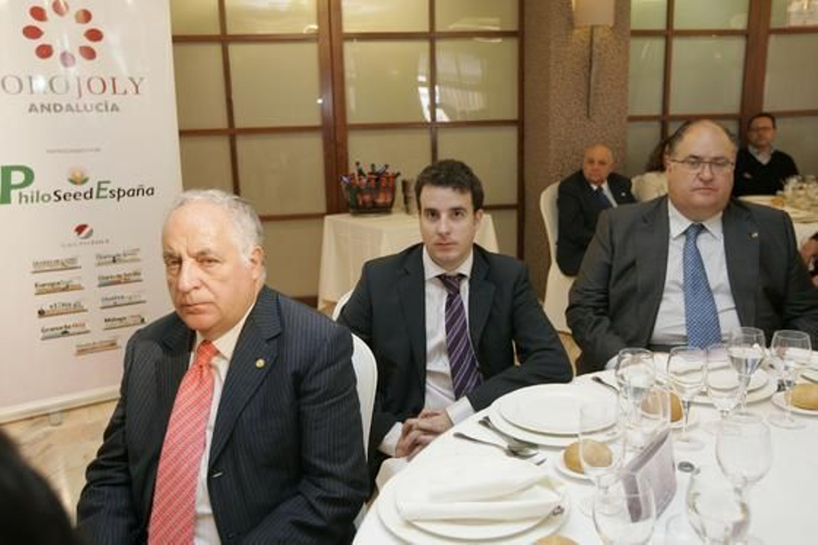 José María Rosell, presidente del Grupo Hoteles Playa acudió acompañado de su hijo y departieron junto al alcalde de Gádor y senador por Almería, Eugenio Gonzálvez.

Foto: J. Alonso/ R. Gonzalez