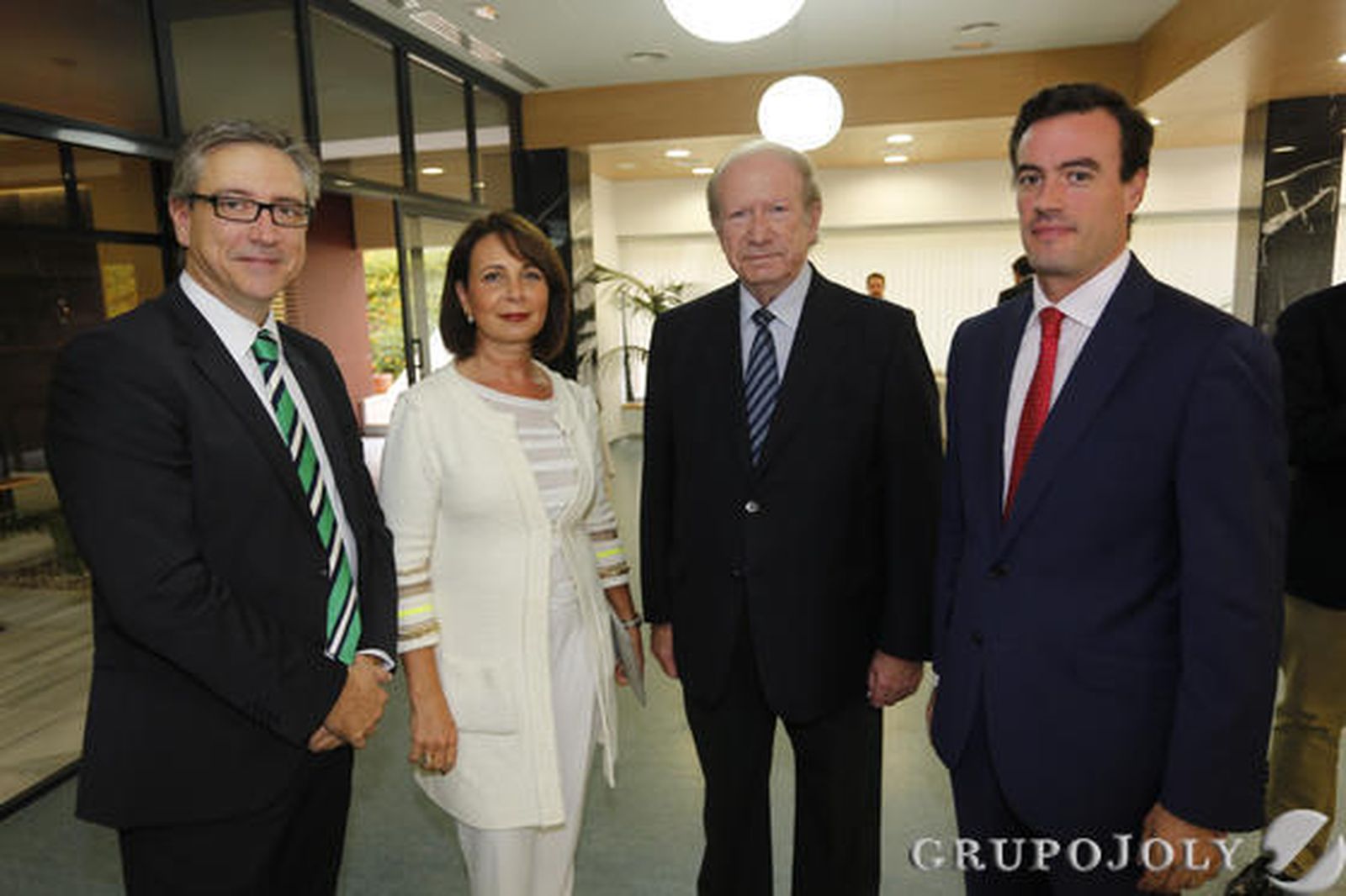Jorge Núñez (BBVA), Esther Molina, delegada municipal de Promoción Empresarial, Francisco Vera (Grupo Vera) y José Mª Camacho (San Telmo).  / J. Albiñana