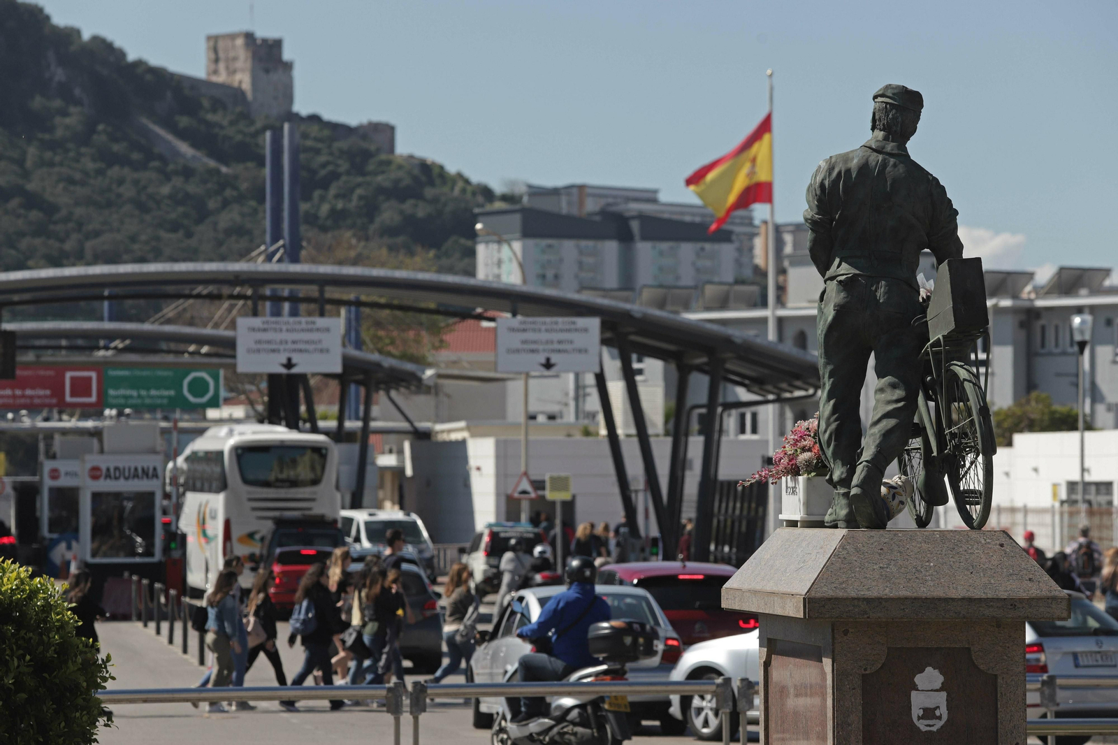 El monumento al trabajador transfronterizo.