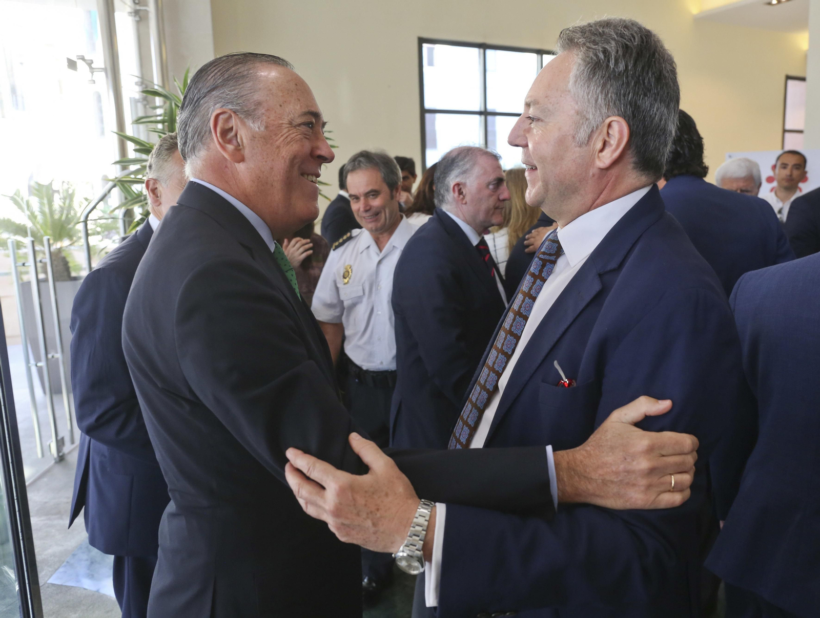 Las imágenes del desayuno-coloquio con Isabel García Tejerina