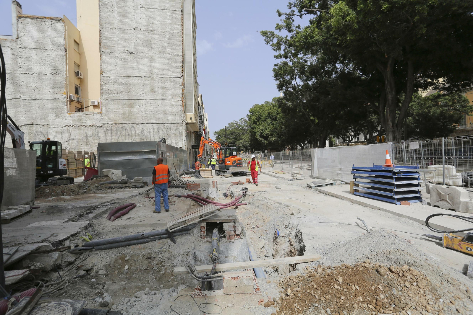 Fotos de la obra a contrarreloj en la Alameda Principal de Málaga