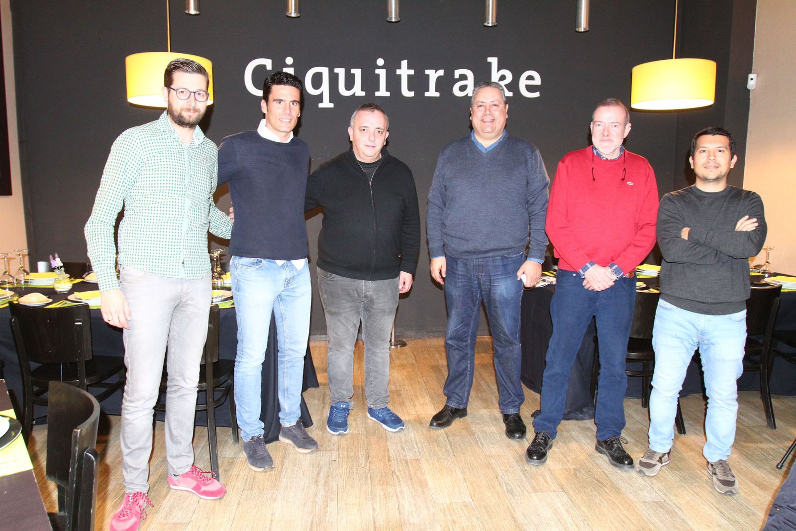 Los integrantes de la Tertulia Deportiva de ‘Huelva Información’, en el restaurante Ciquitrake.