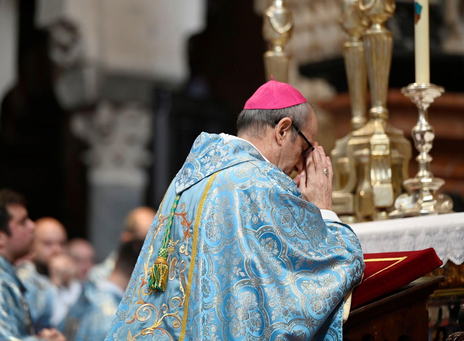 La ordenación de cinco nuevos diáconos en la Catedral de Córdoba, en imágenes