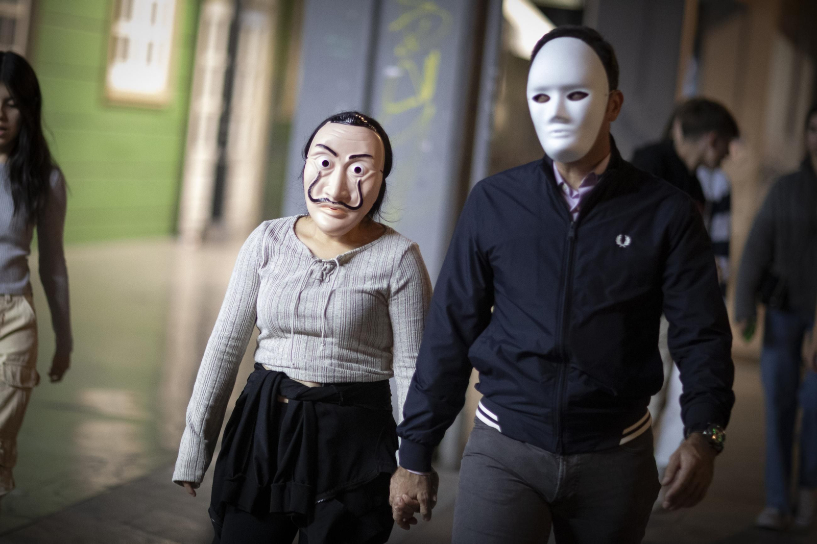 "Así fue la noche de Halloween en Granada: disfraces, truco y trato"