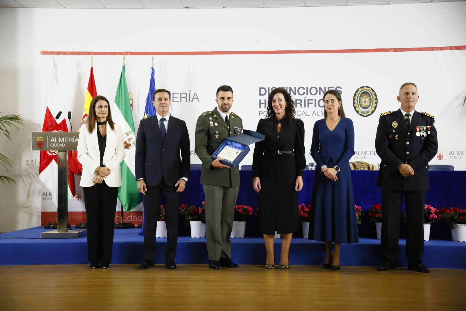 Las imágenes del acto institucional de la Policía Local de Almería con motivo de la festividad de su patrón, San Esteban