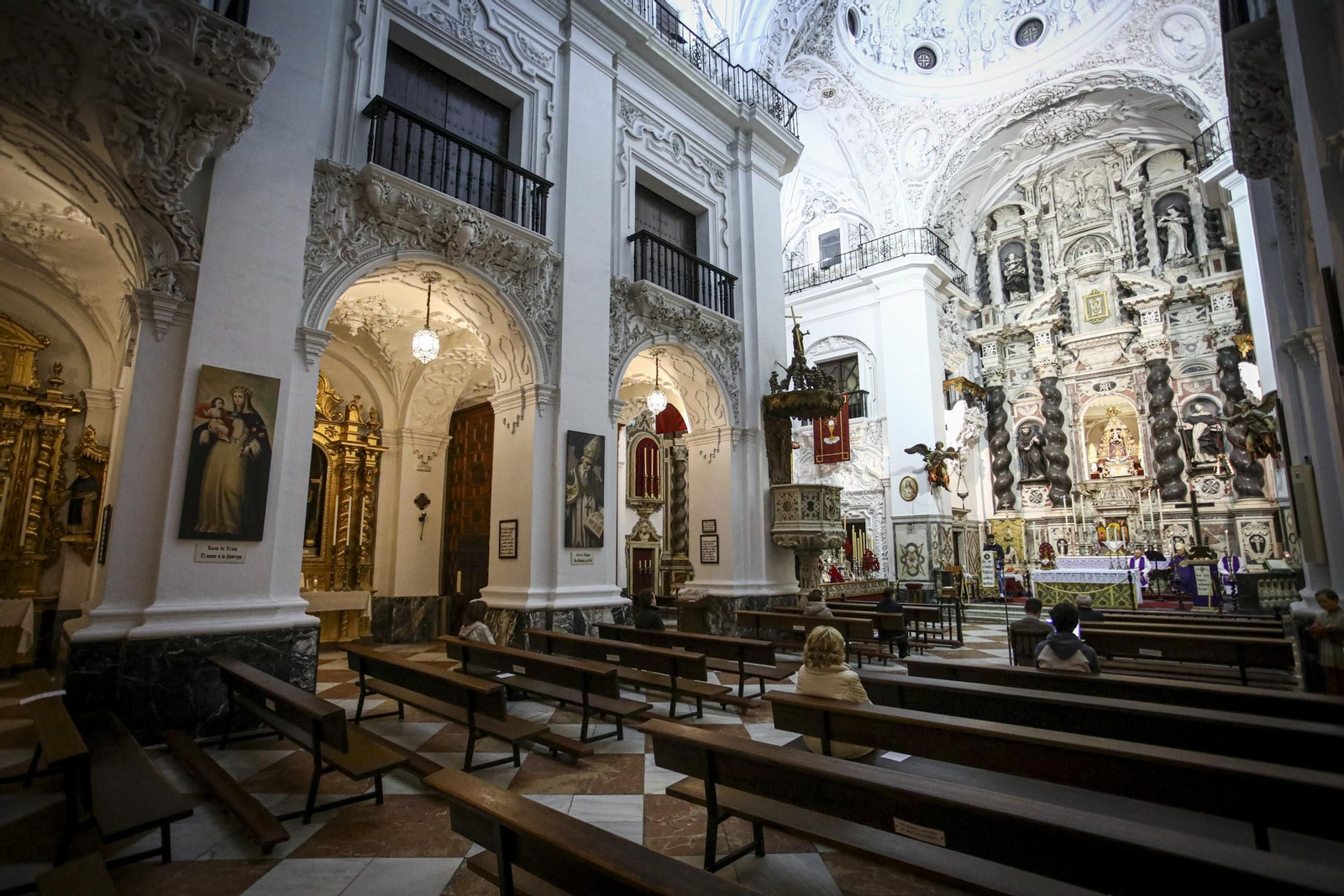 Imágenes del estado de alarma en Cádiz por el coronavirus durante la tarde del 16 de marzo
