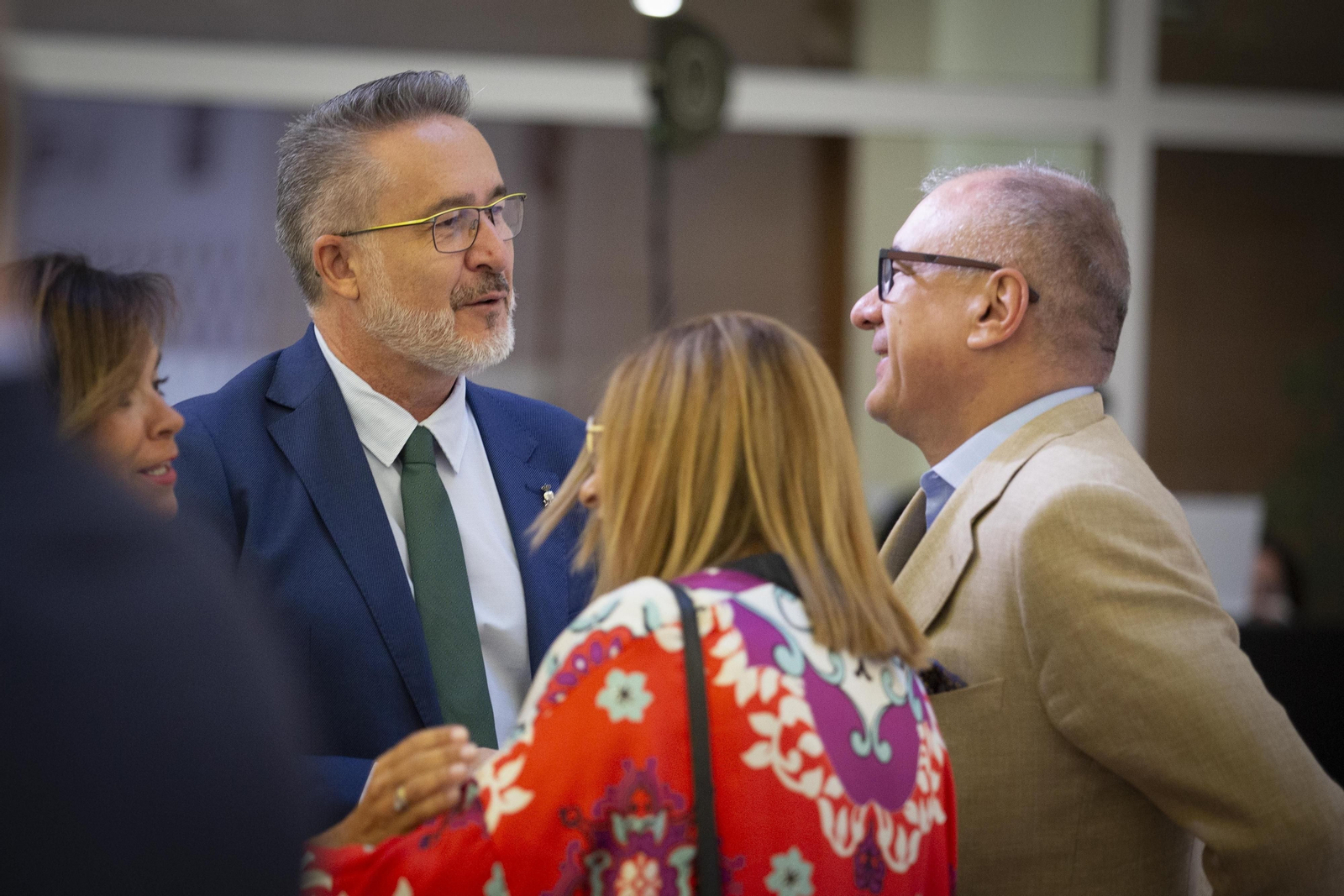 Las imágenes del desayuno de la CEDE en Granada con Gonzalo Gortázar
