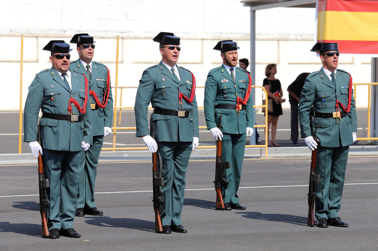 Imágenes de la toma de posesión de Andrés López como coronel jefe de la Comandancia de la Guardia Civil en Huelva