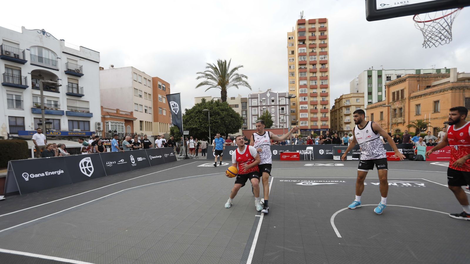 Las fotos de la primera jornada del torneo internacional de baloncesto 3x3 de La Línea