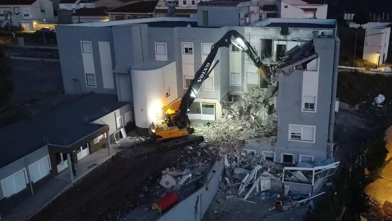 Los trabajos de demolición de las partes afectadas tuvieron lugar en 2022.