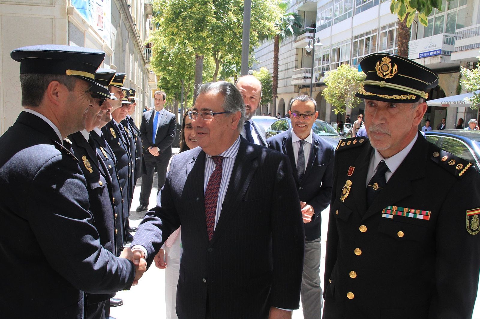 Juan Ignacio Zoido, ministro del Interior, presenta en la Comandancia de la Guardia Civil la nueva versión de AleryCops y el dispositivo del Rocío y posteriormente acude a la Diputación de Huelva para visitar la exposición sobre el terrorismo, en imágenes