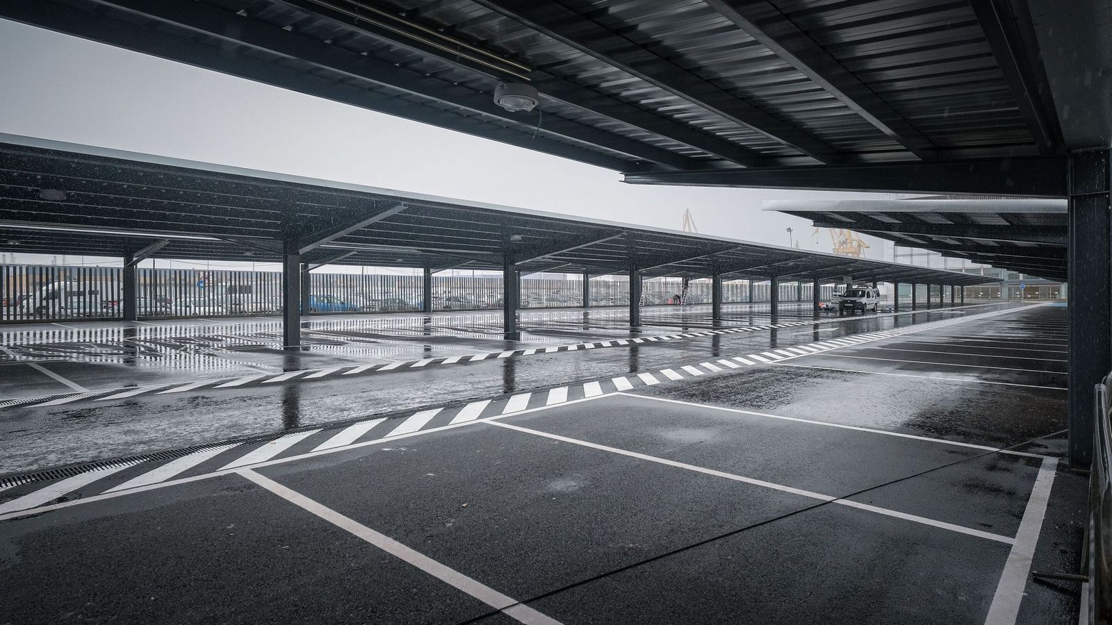 Imagen del nuevo aparcamientode la estación de Renfe este martes.