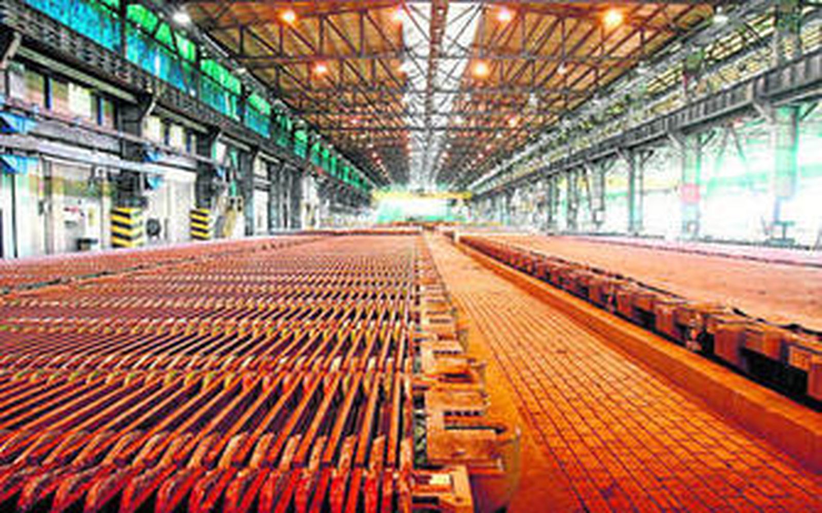 Instalaciones de electrolisis de la factoría onubense.