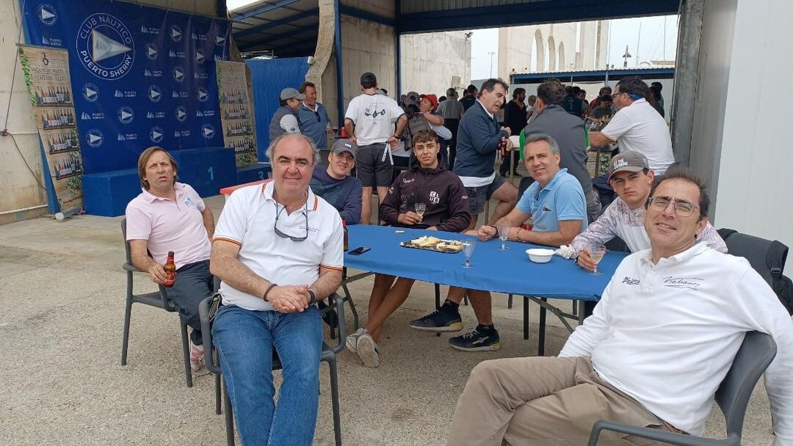 Miguel Ángel Guillette,  Gonzalo Cano, Carlos Jaime, Javier Rumbao, Francisco Salazar y Luciano Pérez de Acevedo.