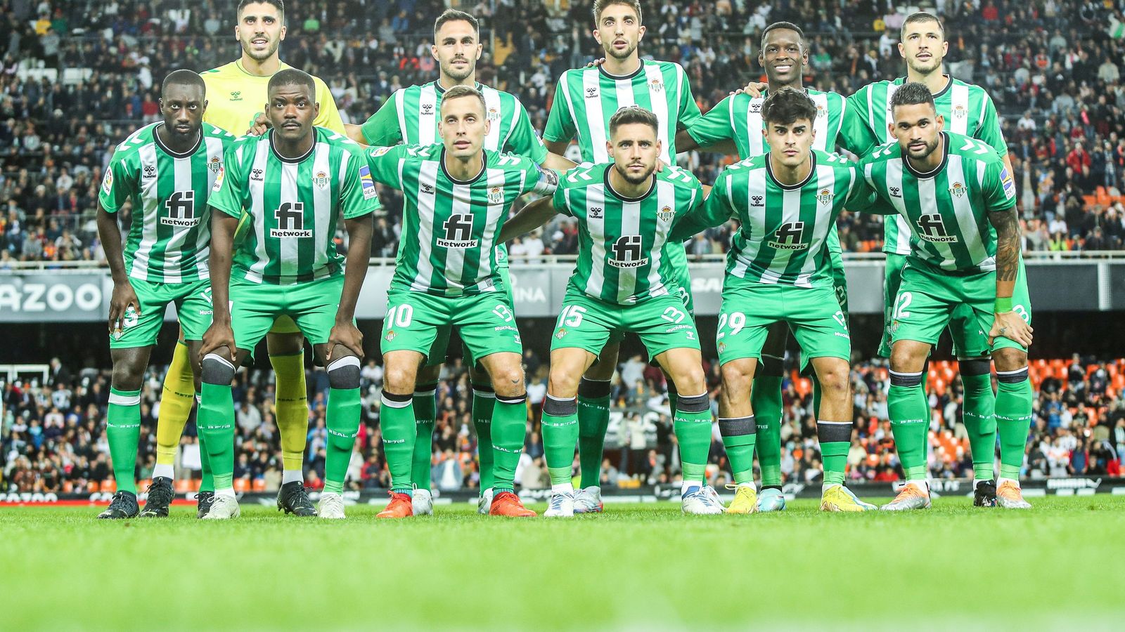 El equipo titular del Betis en Mestalla.