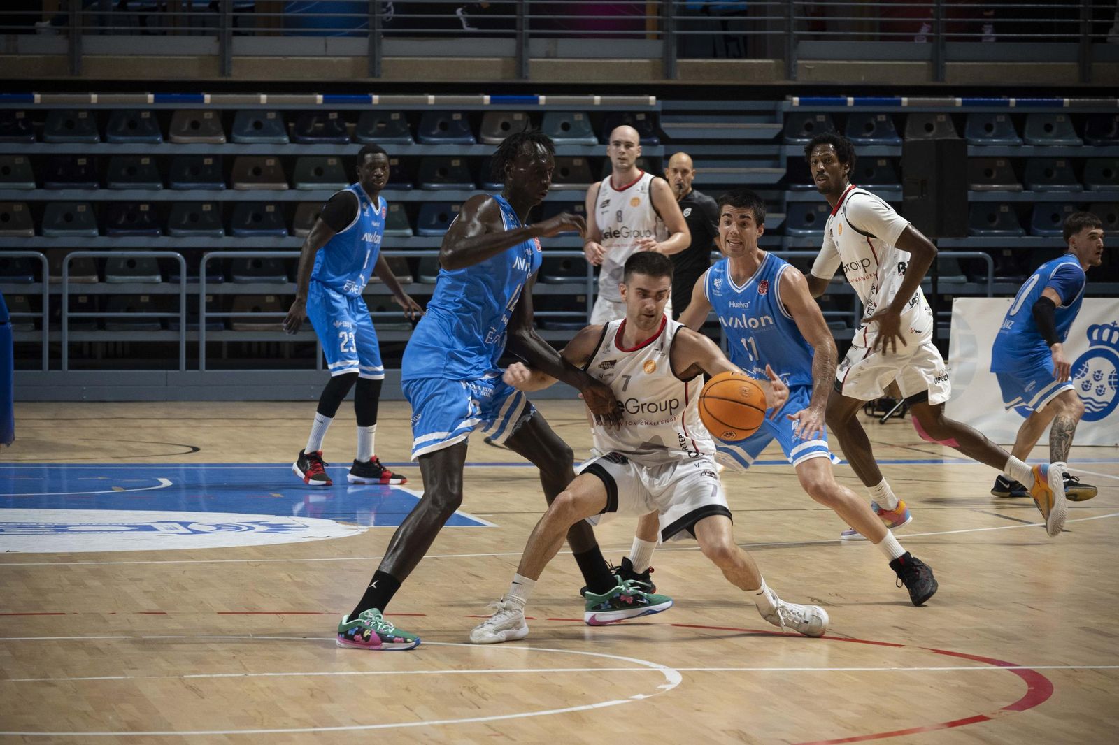Imágenes del partido entre el Ciudad de Huelva y Biele ISB