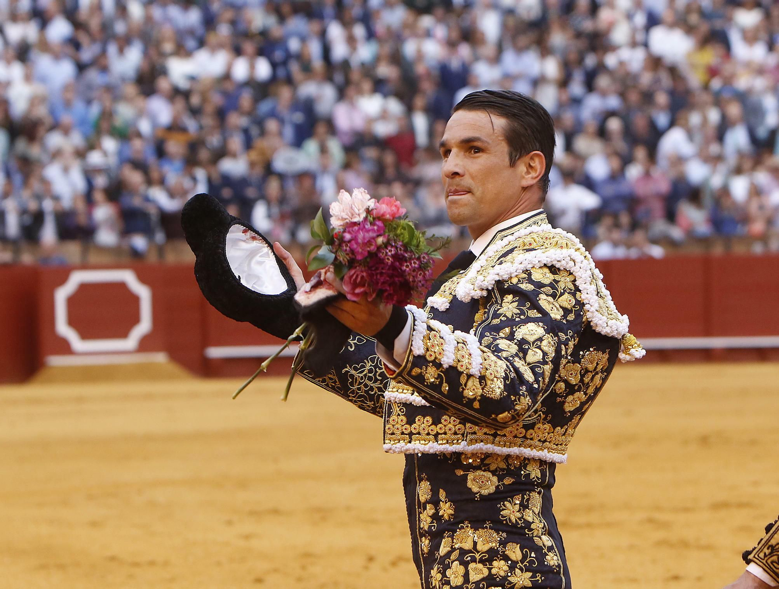 Las imágenes de la corrida de toros del Domingo de Resurrección en Sevilla