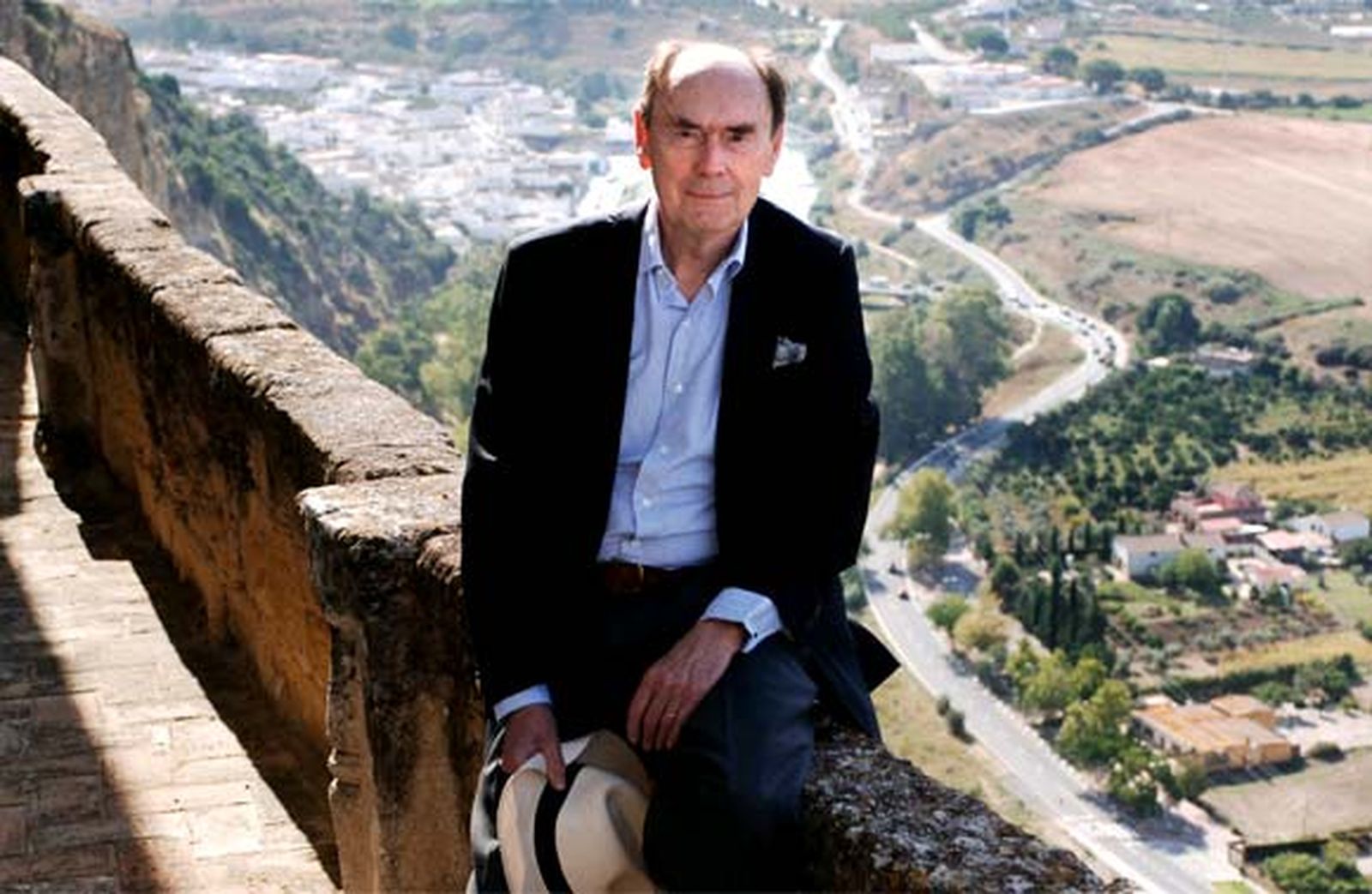 "Los cursis deterioran el idioma, nunca los catetos"