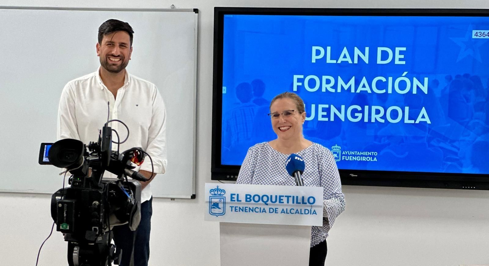 La alcaldesa, Ana Mula, y el concejal de Formación, Isaac Vargas.
