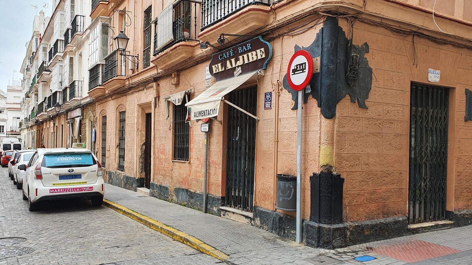 El Aljibe, muy cerca de San Rafael, vivía, en gran parte, de los pacientes y familiares que llegaban al hospital de San Rafael