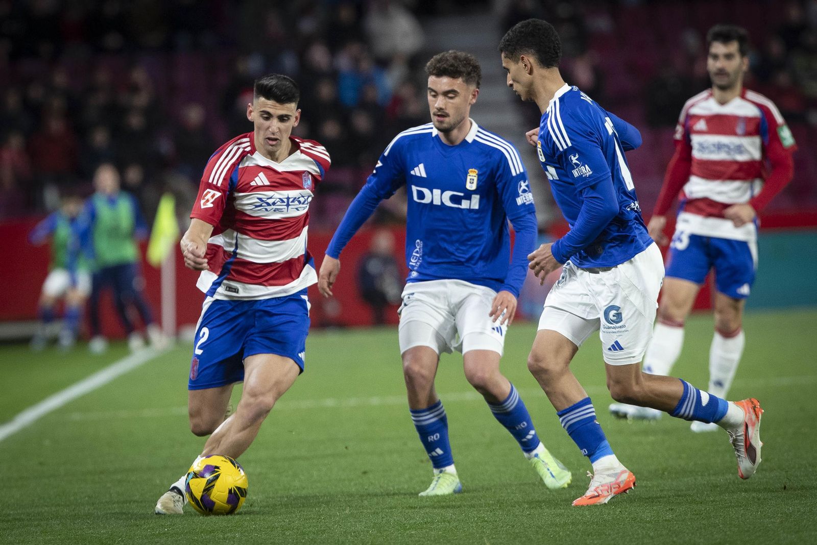 Las mejores imágenes de la victoria del Granada ante el Oviedo