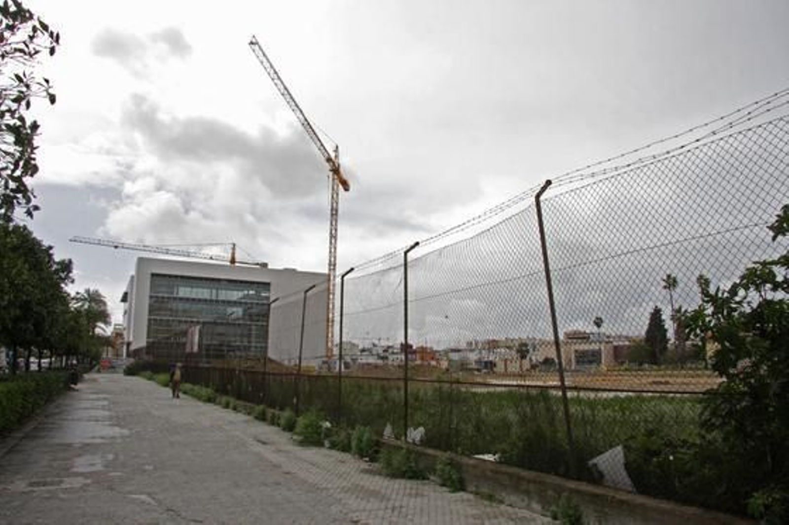 La Ronda del Tamarguillo no logra convertirse en un lugar de esparcimiento ciudadano.

Foto: Belén Vargas