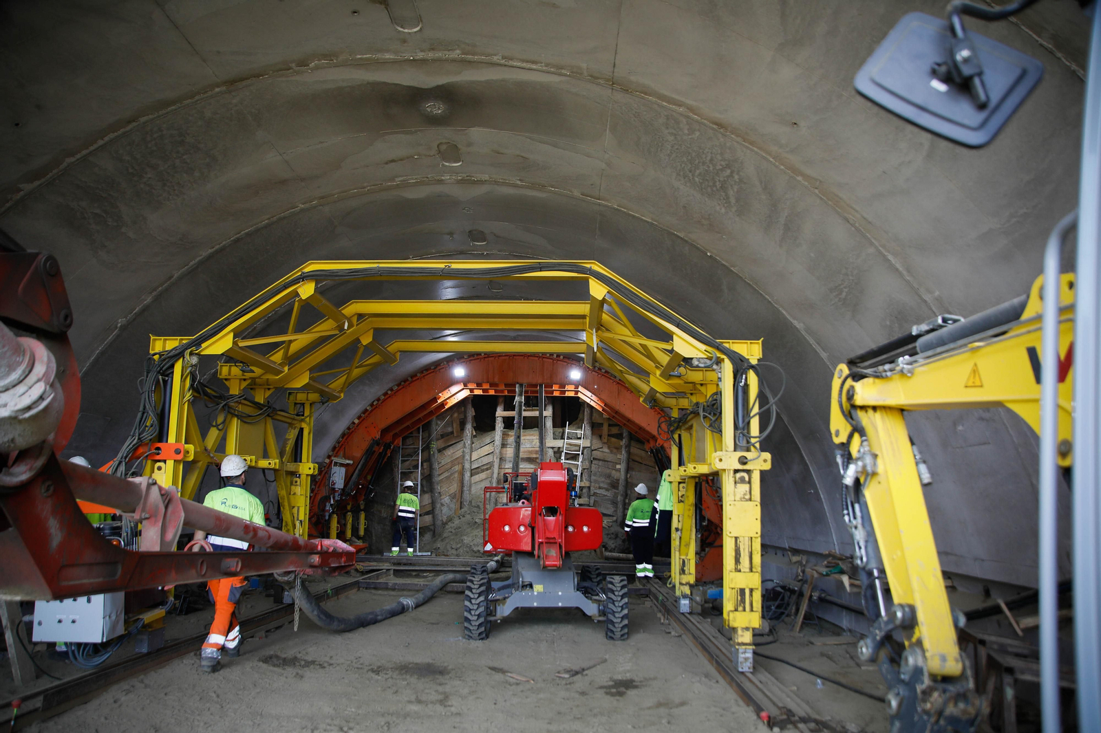 Así están las obras del túnel de Viator en la línea de alta velocidad de Adif, en imágenes