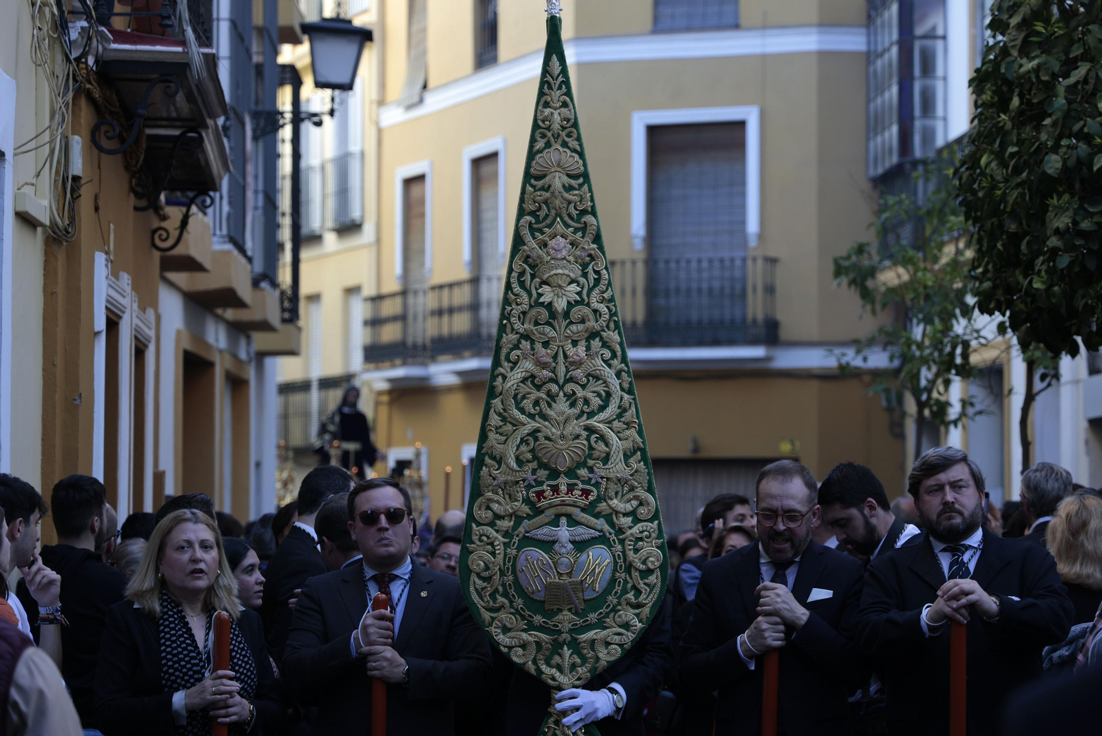 Las imágenes del viacrucis de las cofradías 2024