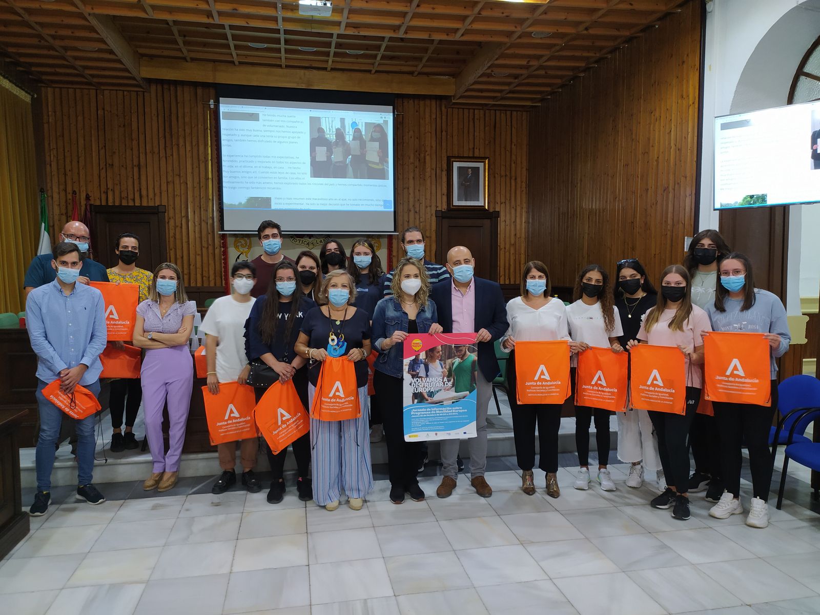 La actividad se desarrolló en el Salón de Plenos.