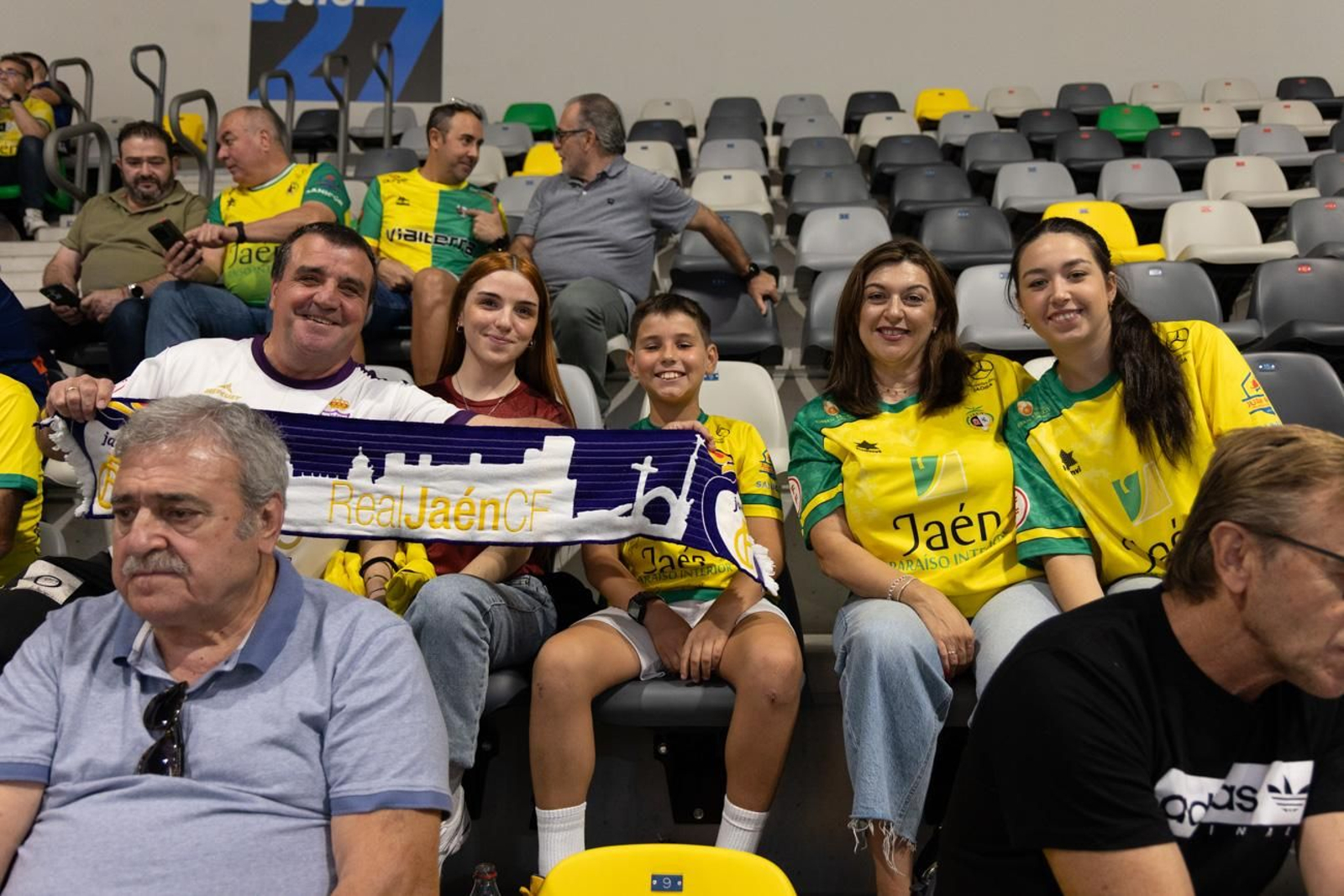 Las mejores imágenes de la amplia victoria del Jaén Paraíso Interior FS sobre O Parrulo Ferrol