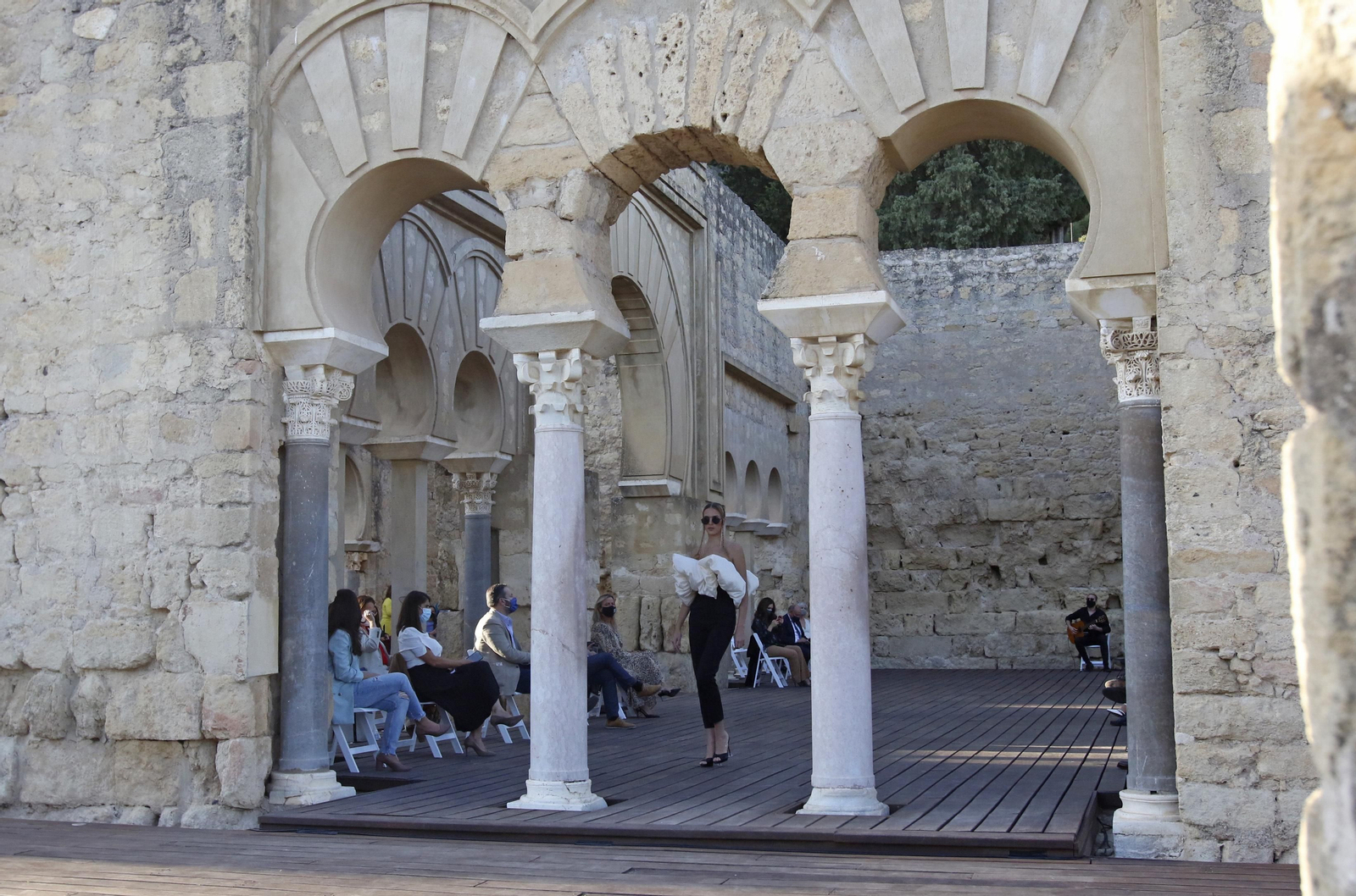El desfile de Juana Martín en Medina Azahara, en fotografías