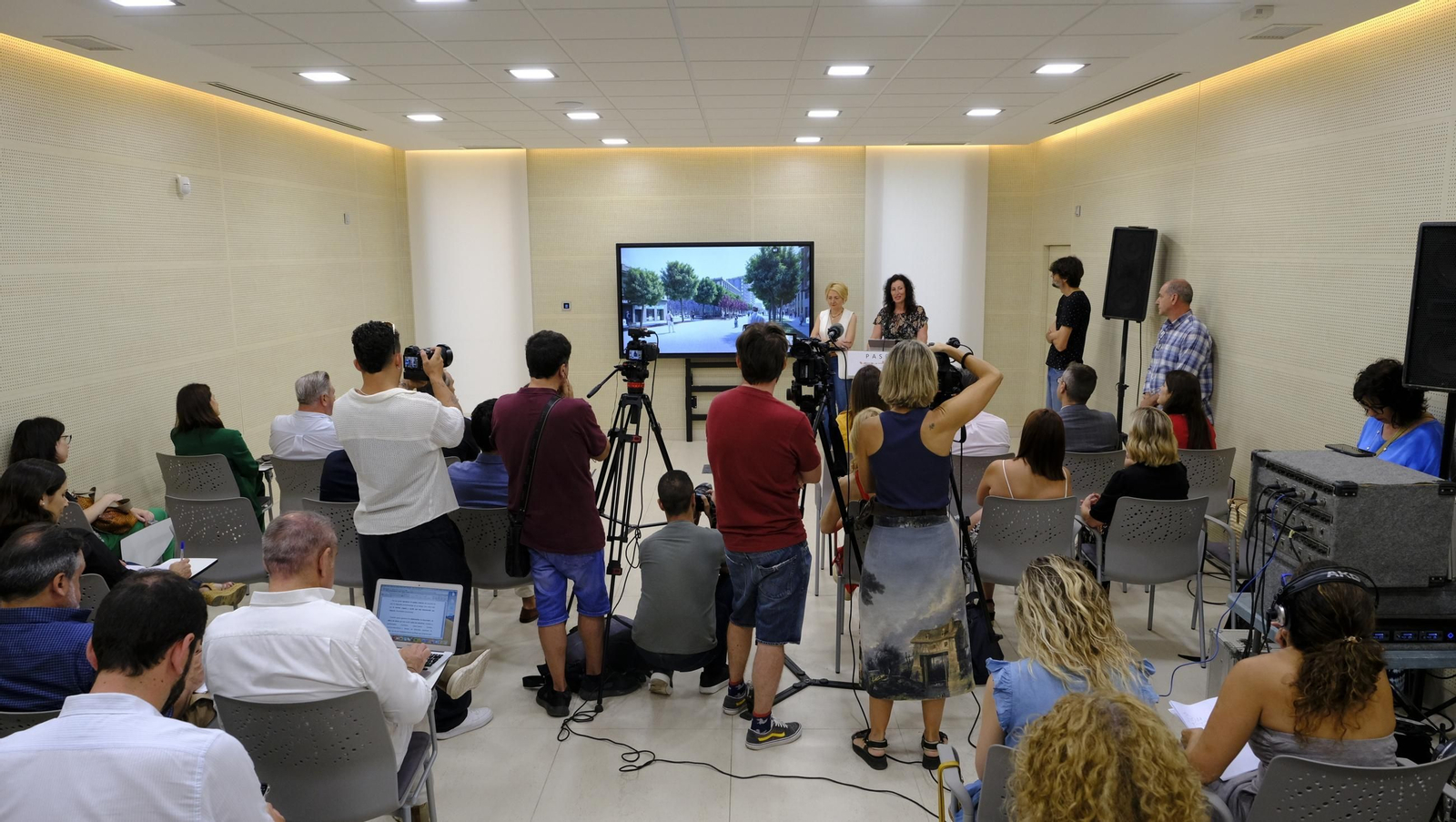 Presentada la peatonalización del Paseo de Almería, en imágenes