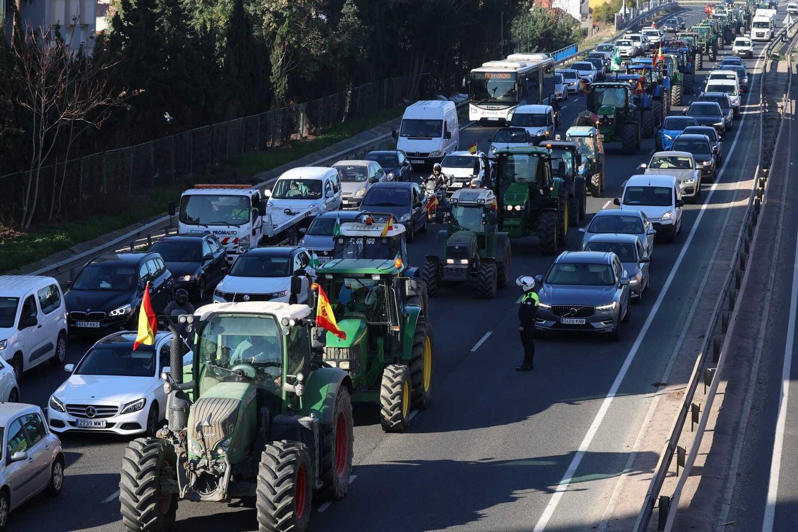 La entrada de los tractores en Málaga capital, en fotos