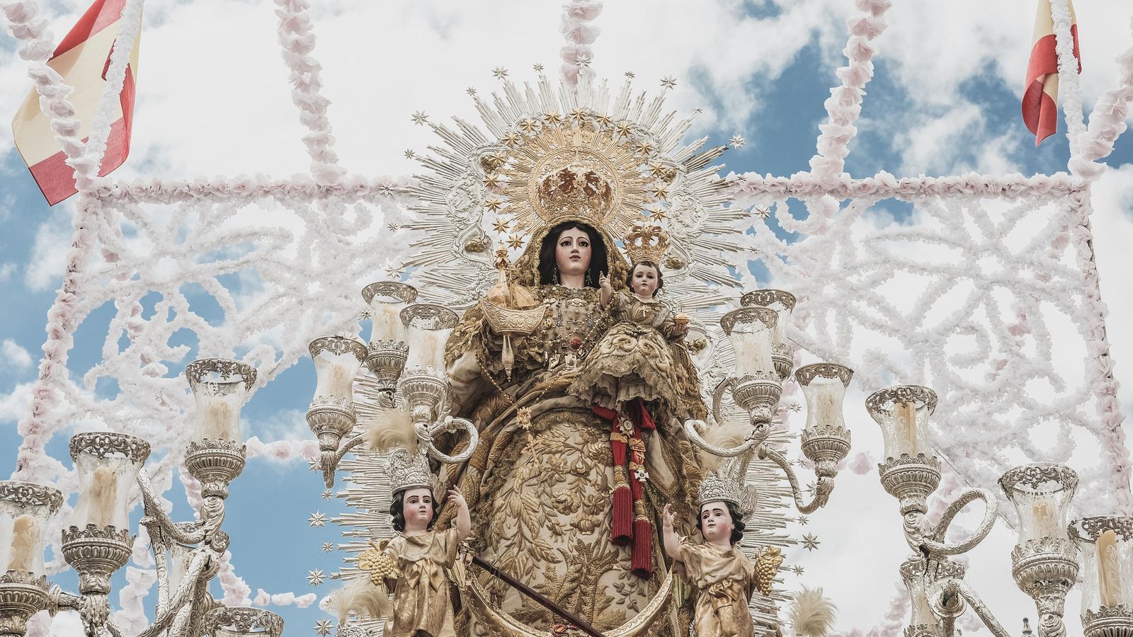 La Virgen de Consolación, en uno de los arcos que se levantan en Carrión para el Corpus.