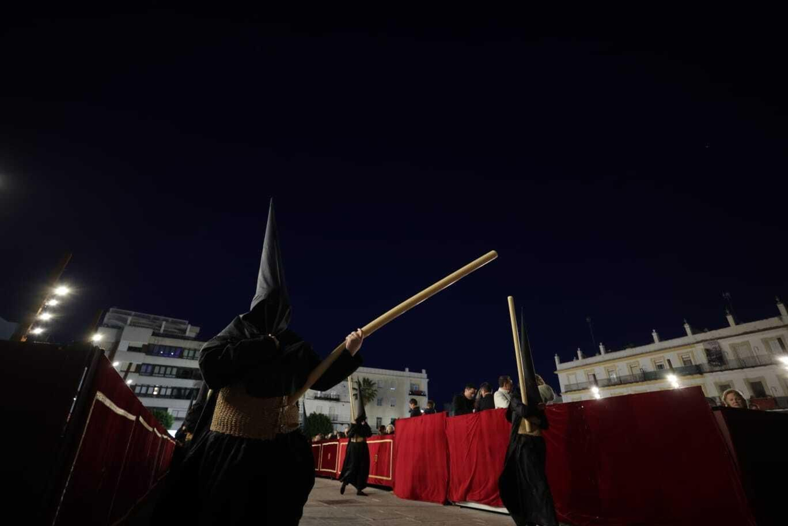 Las imágenes de la procesión del Santo Entierro de la Semana Santa de San Fernando 2023