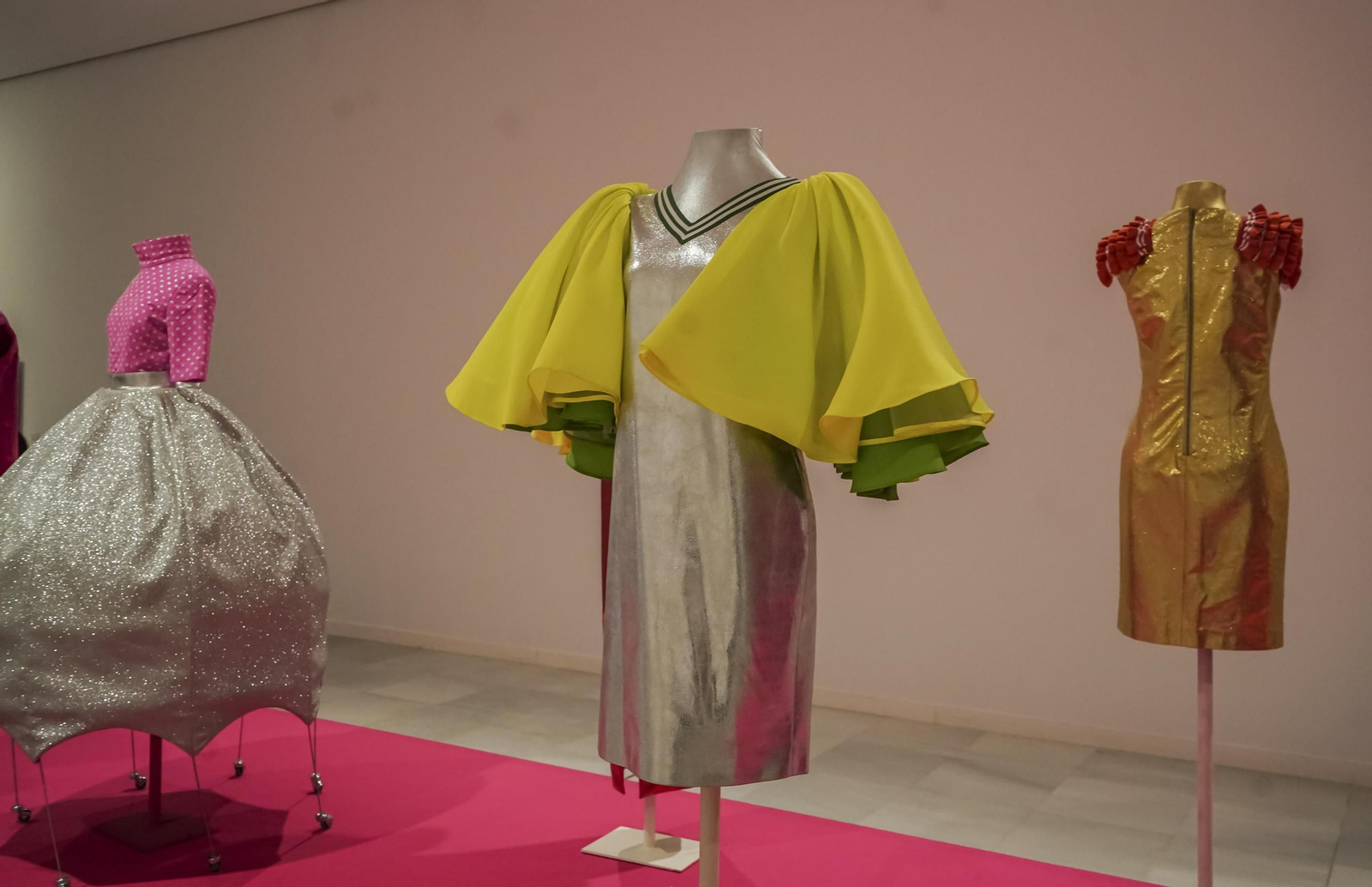 Agatha Ruiz de la Prada expone en Granada una retrospectiva de sus últimos 35 años de carrera, en imágenes