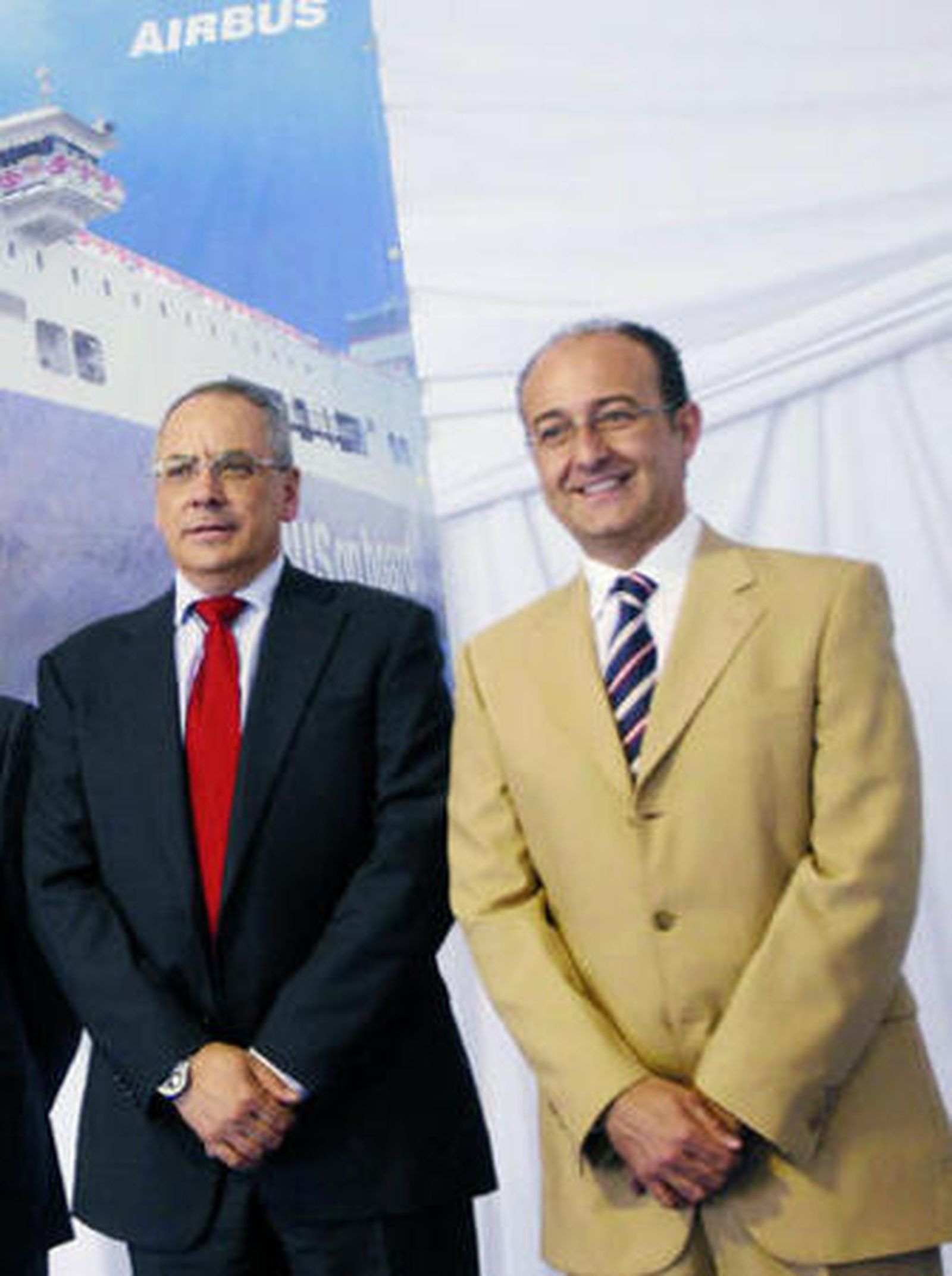 Domingo Ureña, a la izquierda, con el consejero Martín Soler.