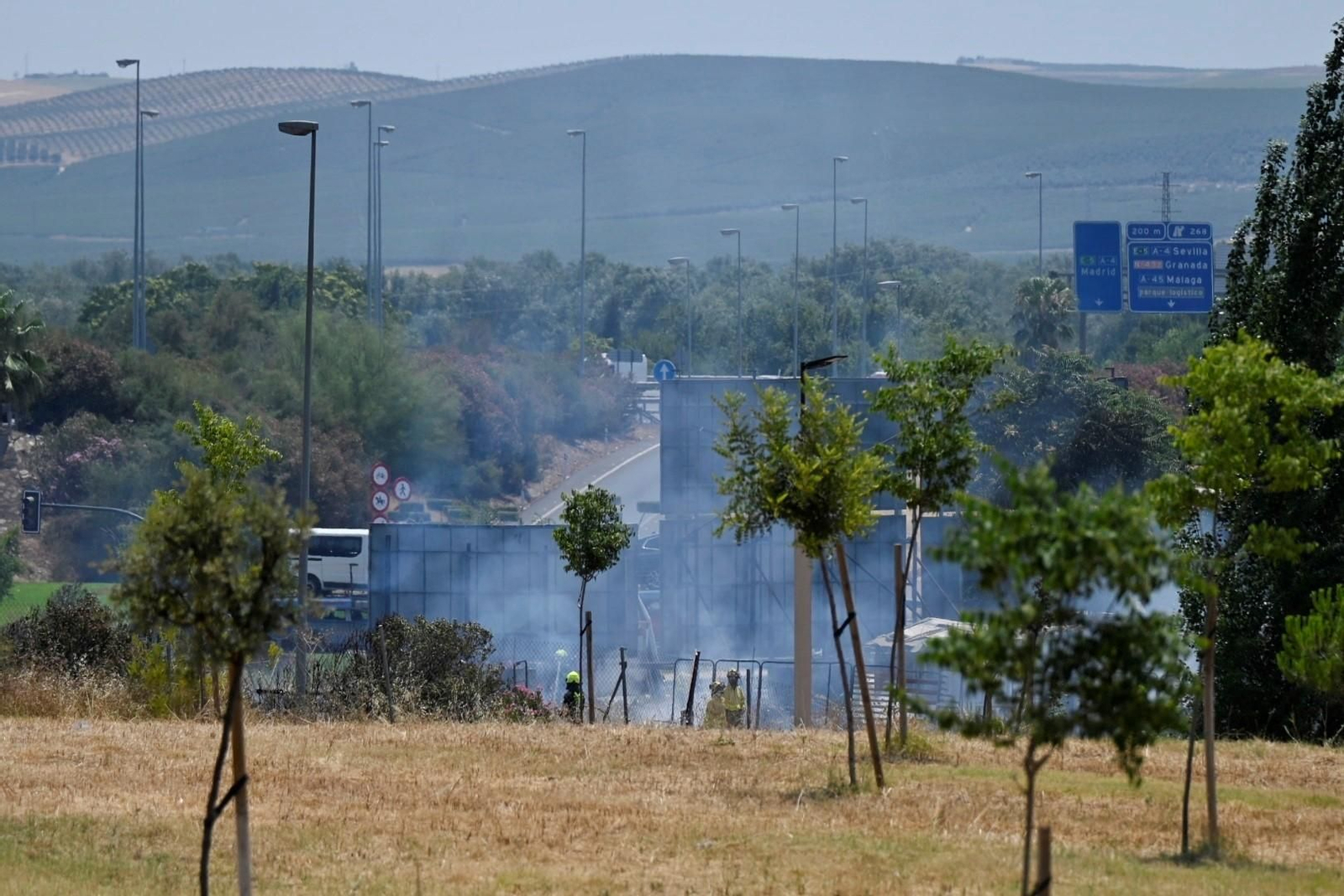 Las imágenes del incendio junto al Carrefour Zahira